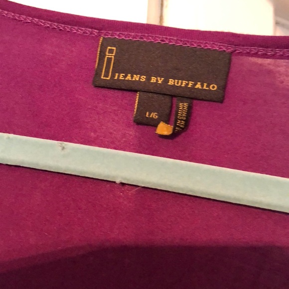 IJeans by Buffalo purple tee size large - Picture 3 of 5